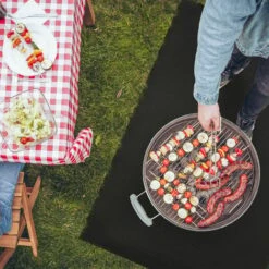 Relaxdays Tappeto Per Barbecue, Protezione Pavimento, Tappetino 90x120 Cm, Griglia A Gas O Carbone, Balcone, Nero -Sconto Weber || Campingaz || OUTSUNNY in Italia 51982768 5