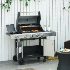 Outsunny Barbecue Gas Con Coperchio E 5 Bruciatori Da 15.2kW E 4 Ruote, 128x50x113cm -Sconto Weber || Campingaz || OUTSUNNY in Italia 55054595 2