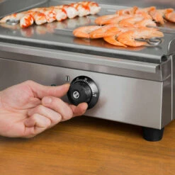 Vertes Piastra Per Griglia Elettrica Professionale, Potenza 1400 Watt, Alloggiamento In Acciaio Inox, Temperatura Regolabile Da 50 A 300°C, Griglia Plancha Elettrica Con Superficie Liscia 31x27cm 11 Vertes Piastra Per Griglia Elettrica Professionale, Potenza 1400 Watt, Alloggiamento In Acciaio Inox, Temperatura Regolabile Da 50 A 300°C, Griglia Plancha Elettrica Con Superficie Liscia 31x27cm -Sconto Weber || Campingaz || OUTSUNNY in Italia 59670795 5